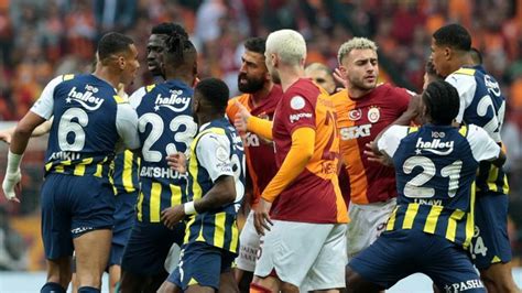 F­e­n­e­r­b­a­h­ç­e­ ­d­u­r­d­u­ ­d­u­r­d­u­,­ ­G­a­l­a­t­a­s­a­r­a­y­­ı­ ­v­u­r­d­u­!­ ­B­u­ ­s­e­z­o­n­ ­4­.­ ­g­o­l­ ­s­e­v­i­n­c­i­.­.­.­